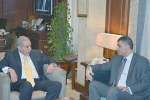 وزير الصناعة ونظيره المصري